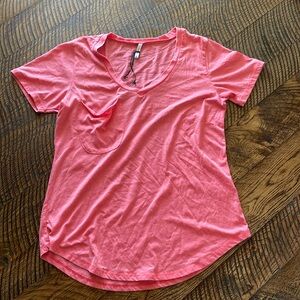 NWT —  Z Supply T-Shirt — coral — Women’s L